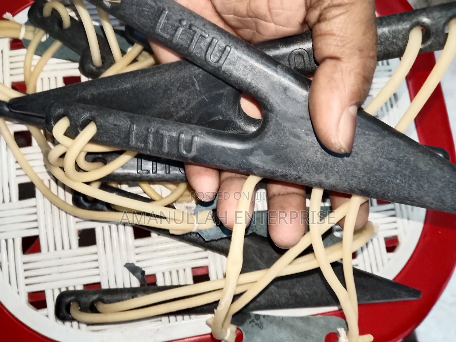 Slingshot / Small Hand-Powered Projectile Weapon. 02 PCS