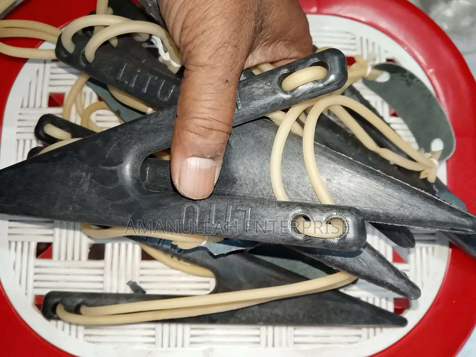 Slingshot / Small Hand-Powered Projectile Weapon. 02 PCS