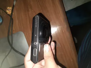 Sony Cyber-Shot DSC-W830 Digital Camera