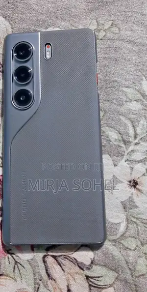 Tecno Camon 40 Pro 256 GB Silver
