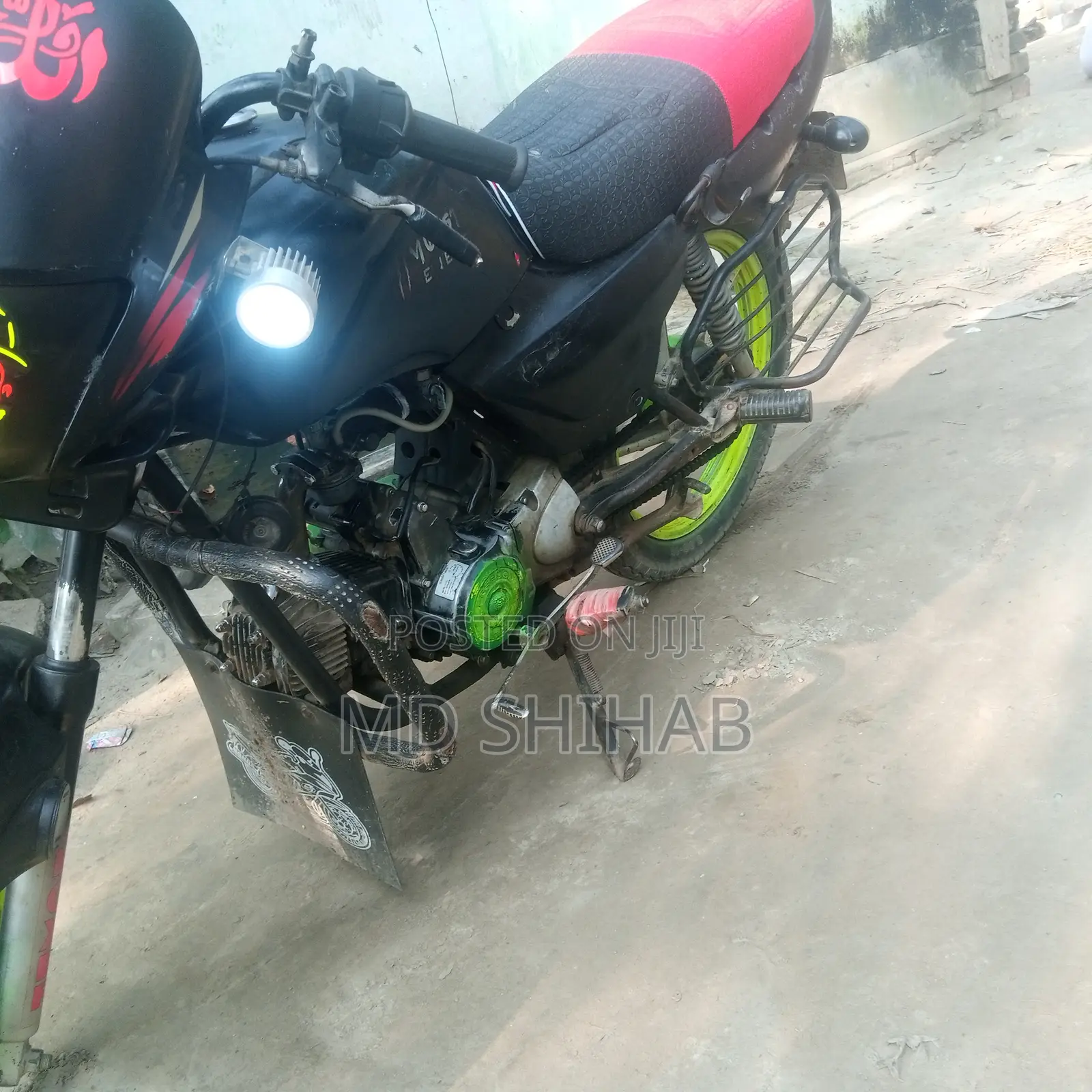 Royal Motorcycle 2016 Red