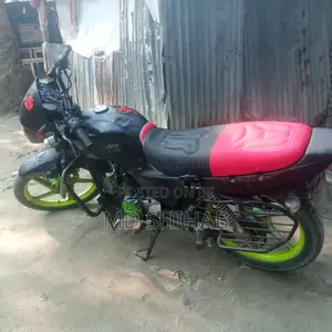 Royal Motorcycle 2016 Red