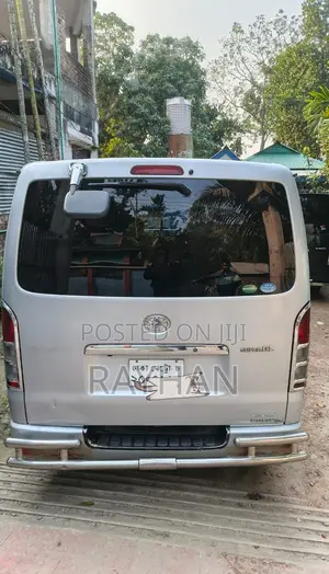 Toyota HiAce 2015 Grey