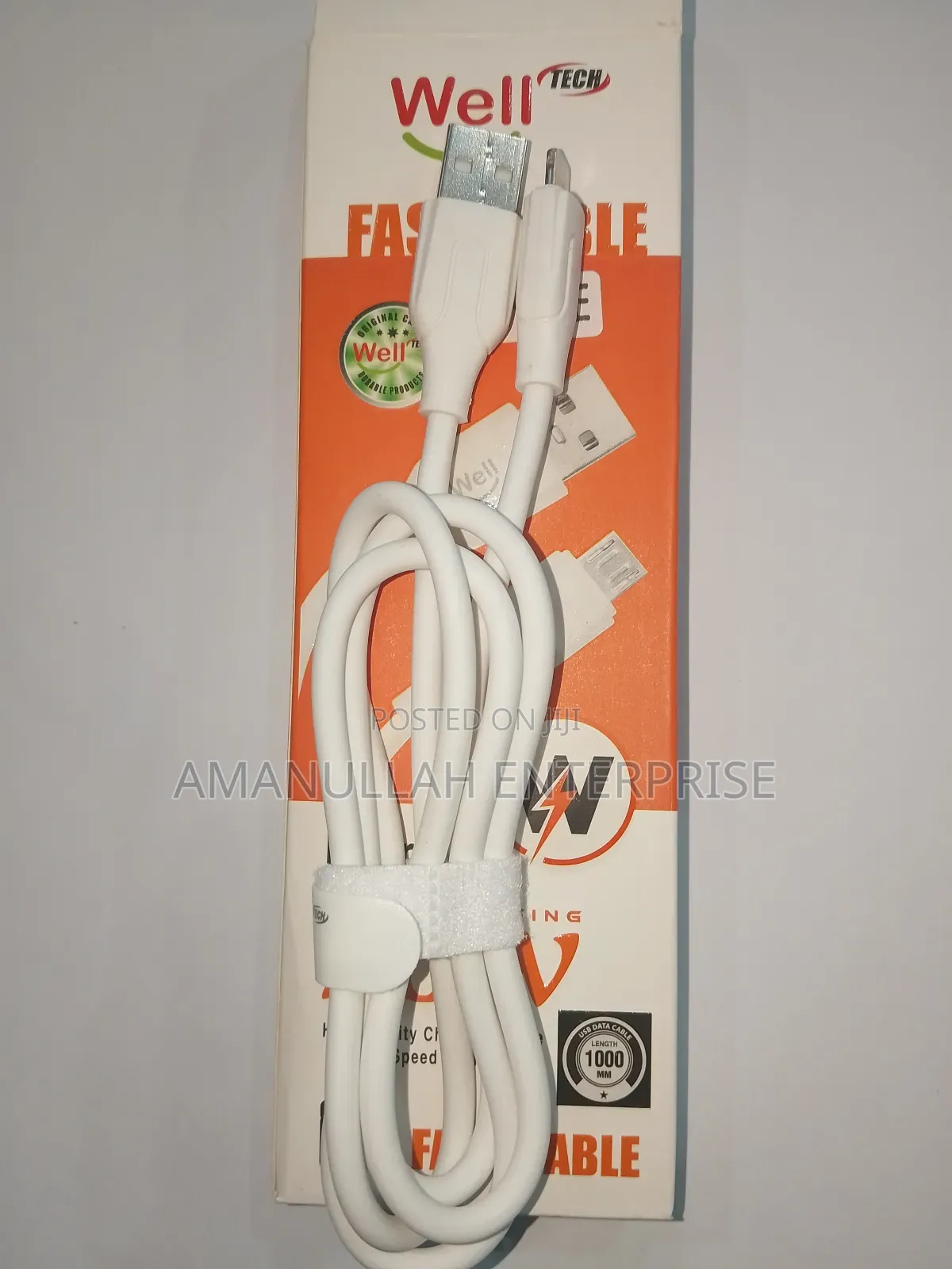 Apple Lightning to Usb Cable.