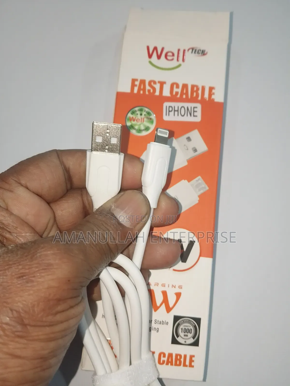 Apple Lightning to Usb Cable.