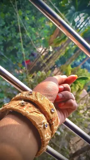 হাতে বানানো চুরি