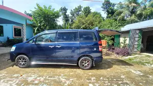 Toyota Noah 2.0 AWD (8 Seater) 2002 Blue