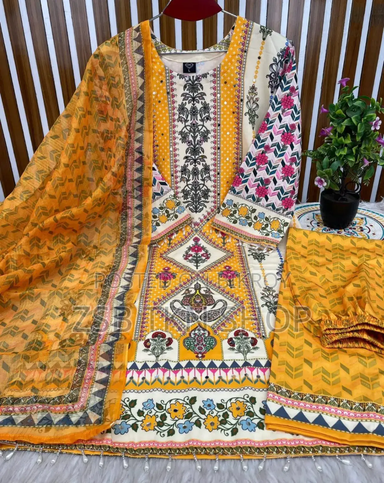 Digital Print Three Piece লেস ওয়ার্ক ডিজাইনের রেডিমেড থ্রি পিস