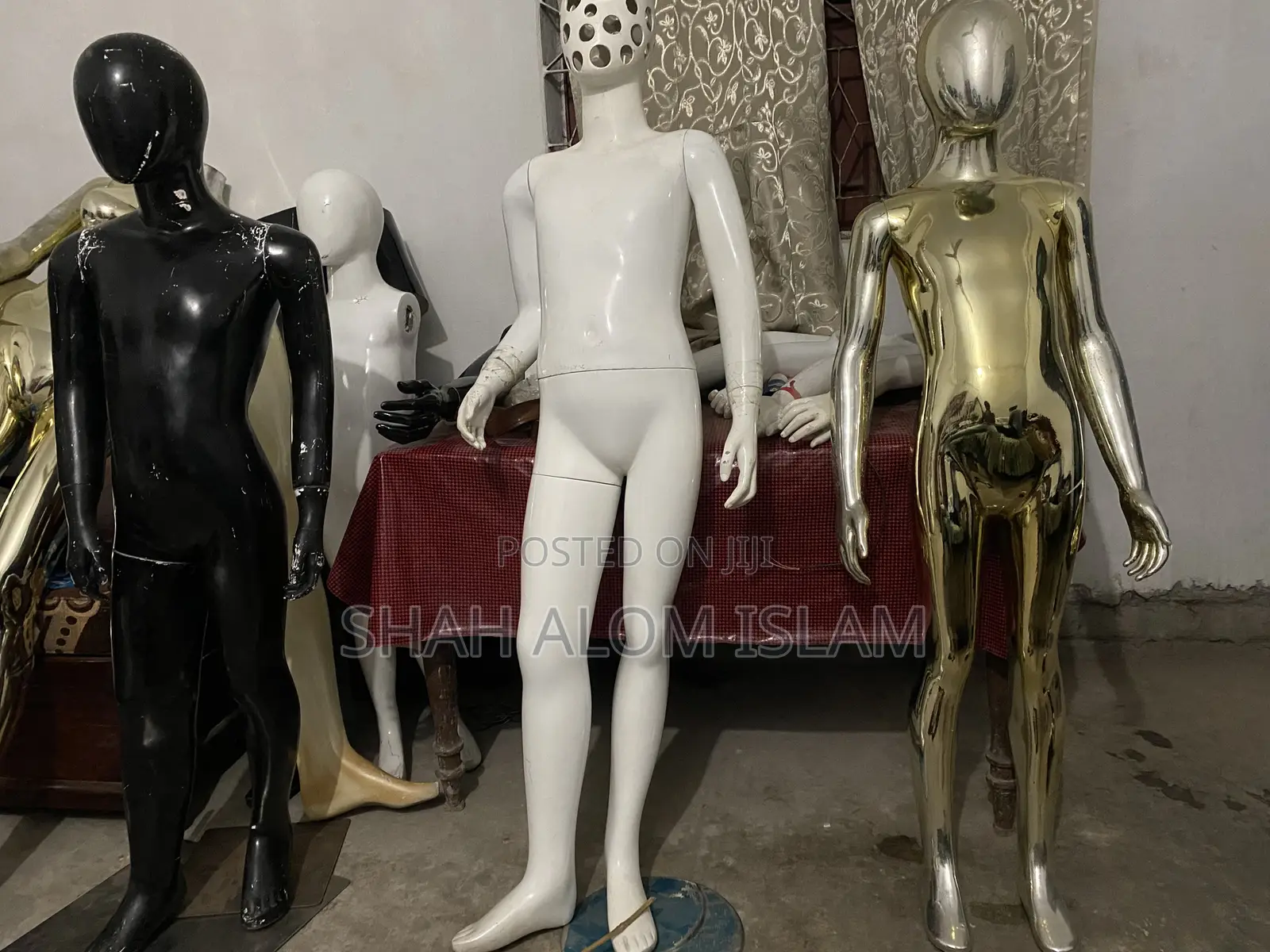 Display Dolls