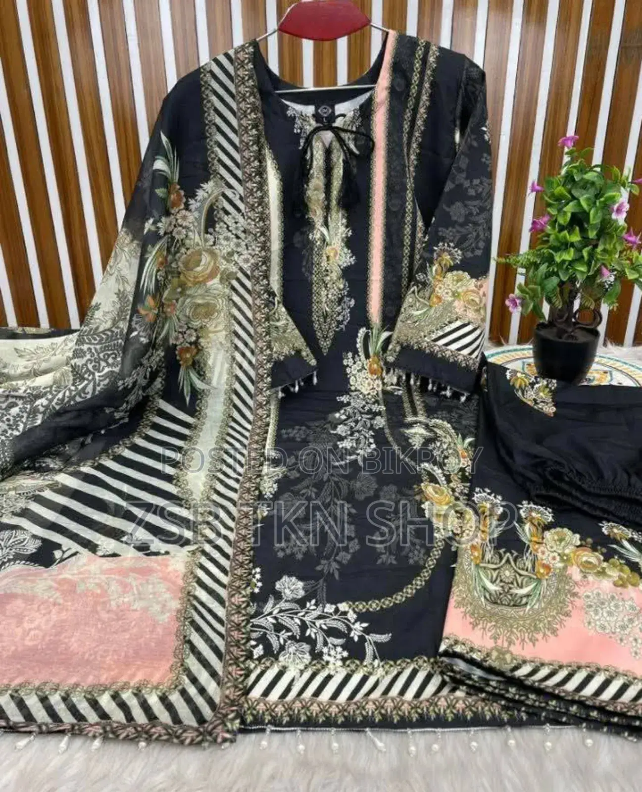 ডিজিটাল প্রিন্টের লেস ওয়ার্ক ডিজাইনের রেডিমেড থ্রি পিস