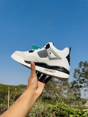 Air Jordan 4