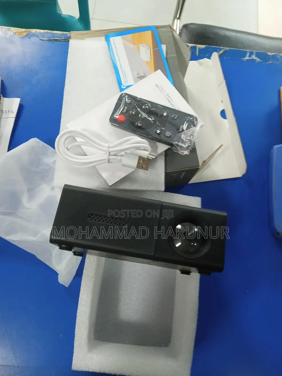 Mini Projector Yg300