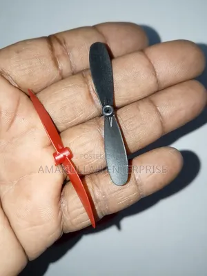 ডিআইওয়াই আরসি প্লেন ডিসি মোটরের জন্য ২-ব্লেড প্লাস্টিক প্রপেলার (৫ মিলিমিটার) ০২ পিস