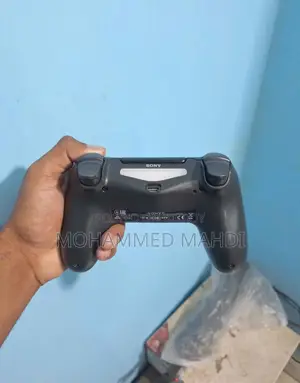 PS4 Controller/ Dualshock 4