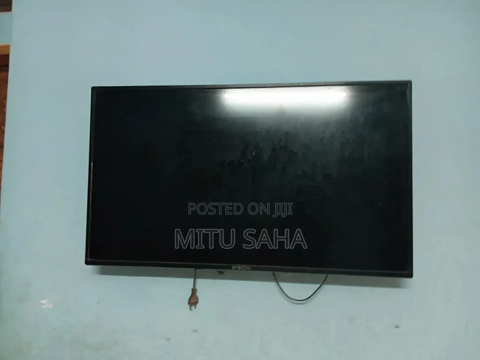 ৪২ ইঞ্চি এবং চমৎকার একটি টিভি