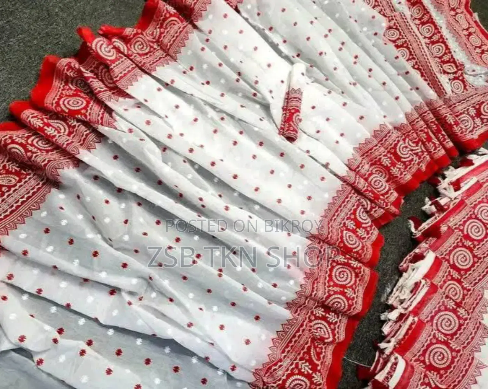 Boisakhi full saree features delicate and attractive Jamdani print design