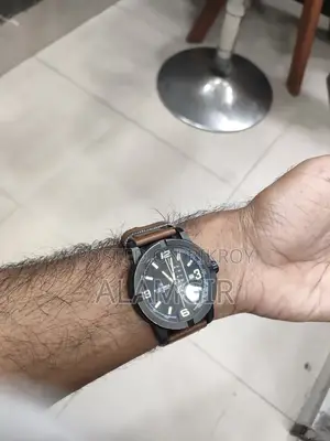 Naviforce ঘড়ি