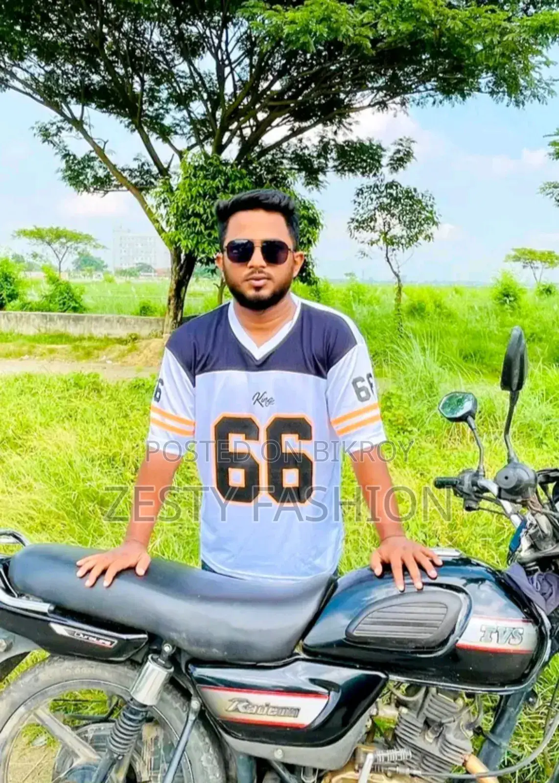 ড্রপ শোল্ডার টি-শার্ট