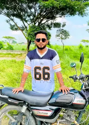 ড্রপ শোল্ডার টি-শার্ট