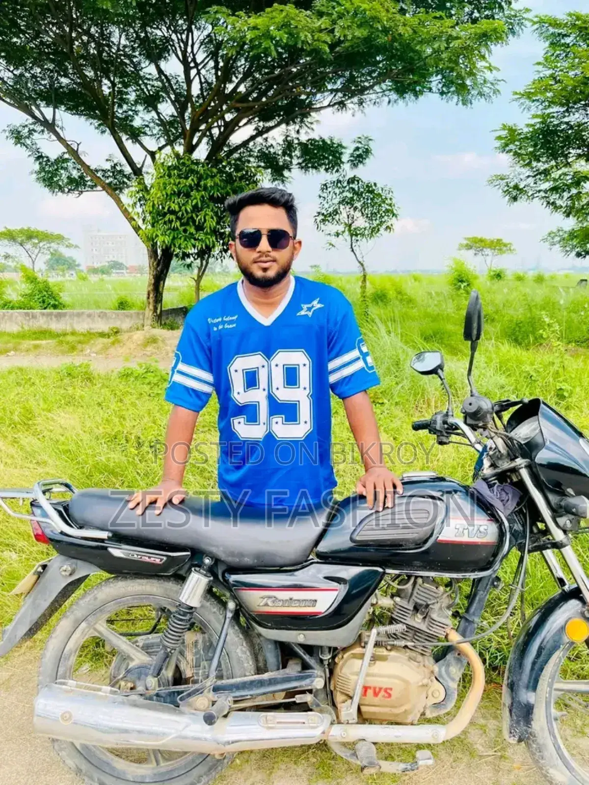 ড্রপ শোল্ডার টি-শার্ট