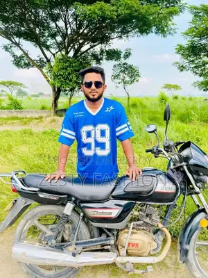 ড্রপ শোল্ডার টি-শার্ট