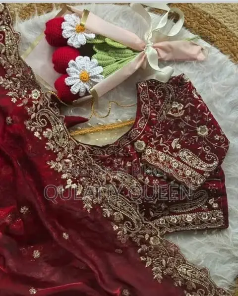গ্ল্যামারাস জিমুচু সিল্ক: জমকালো সিকুয়েন্স এমব্রয়ডারি শাড়ি *R