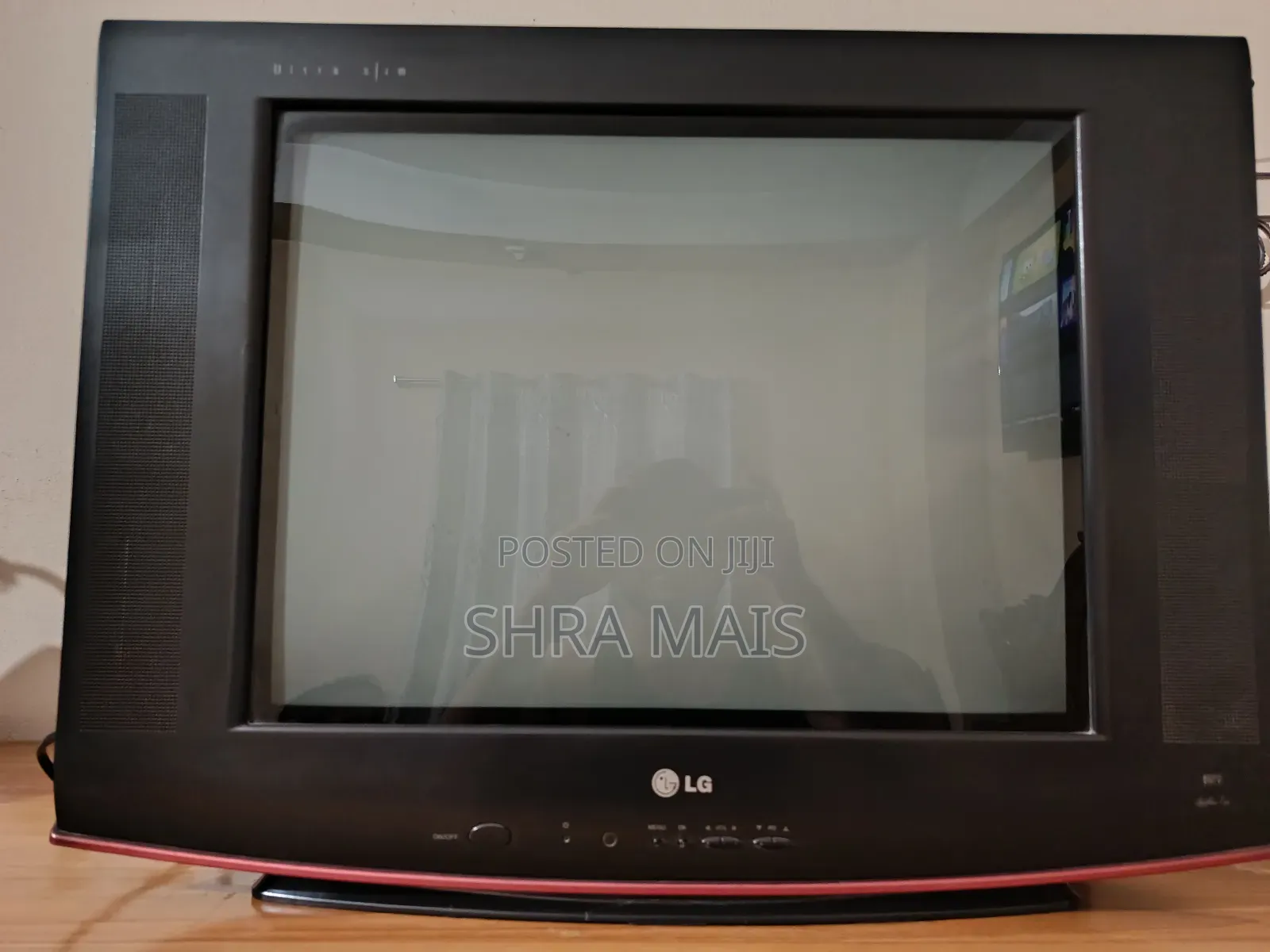 LG Ultra Slim 24-inch TV (In excellent condition)