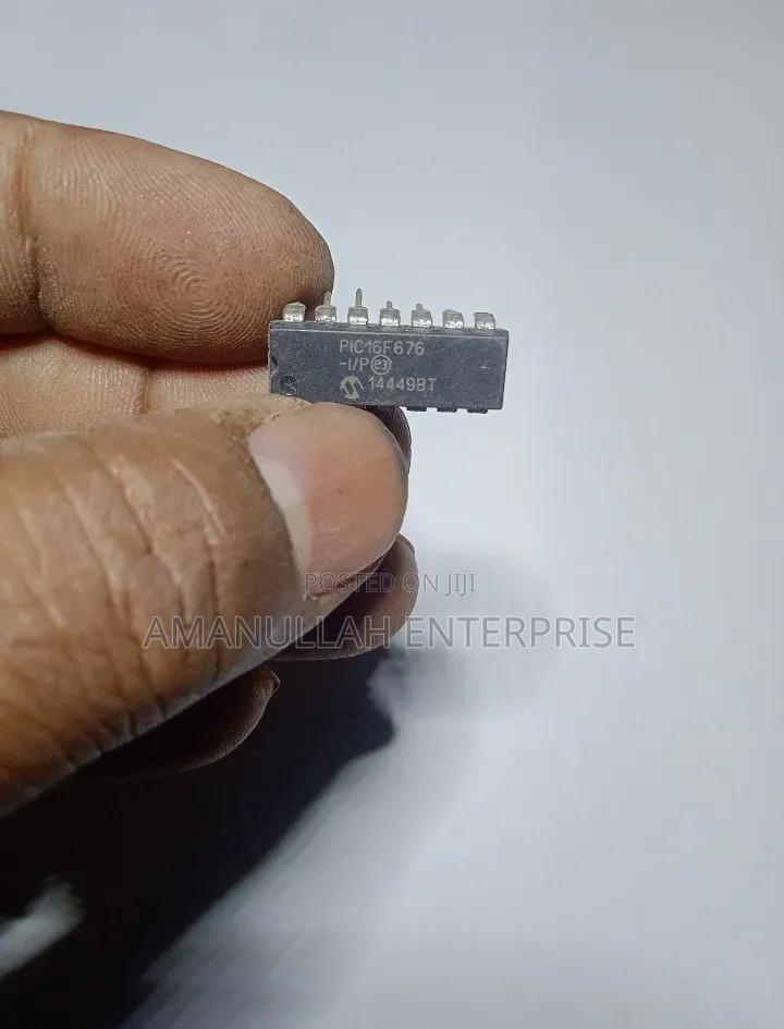 মাইক্রোকন্ট্রোলার আইসি পিআইসি ১৬এফ৬৭৬