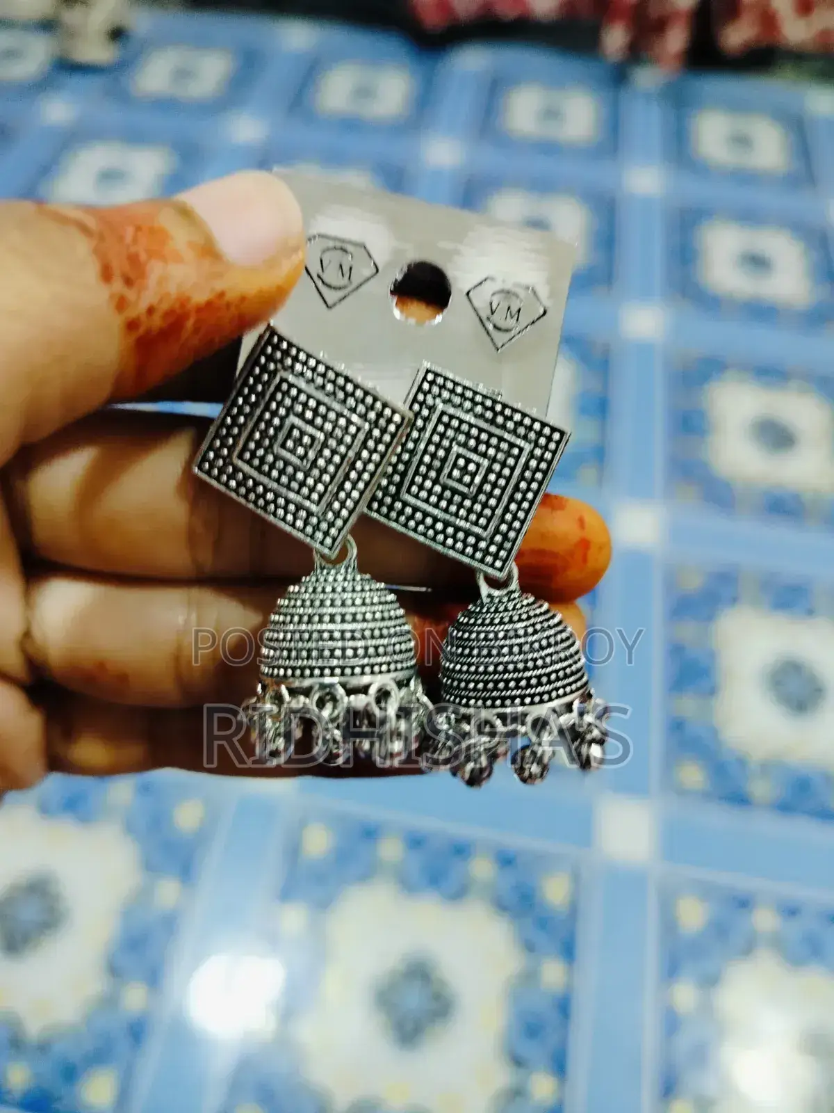 ২৭০টাকা ৫ জোড়া কানের দুল।