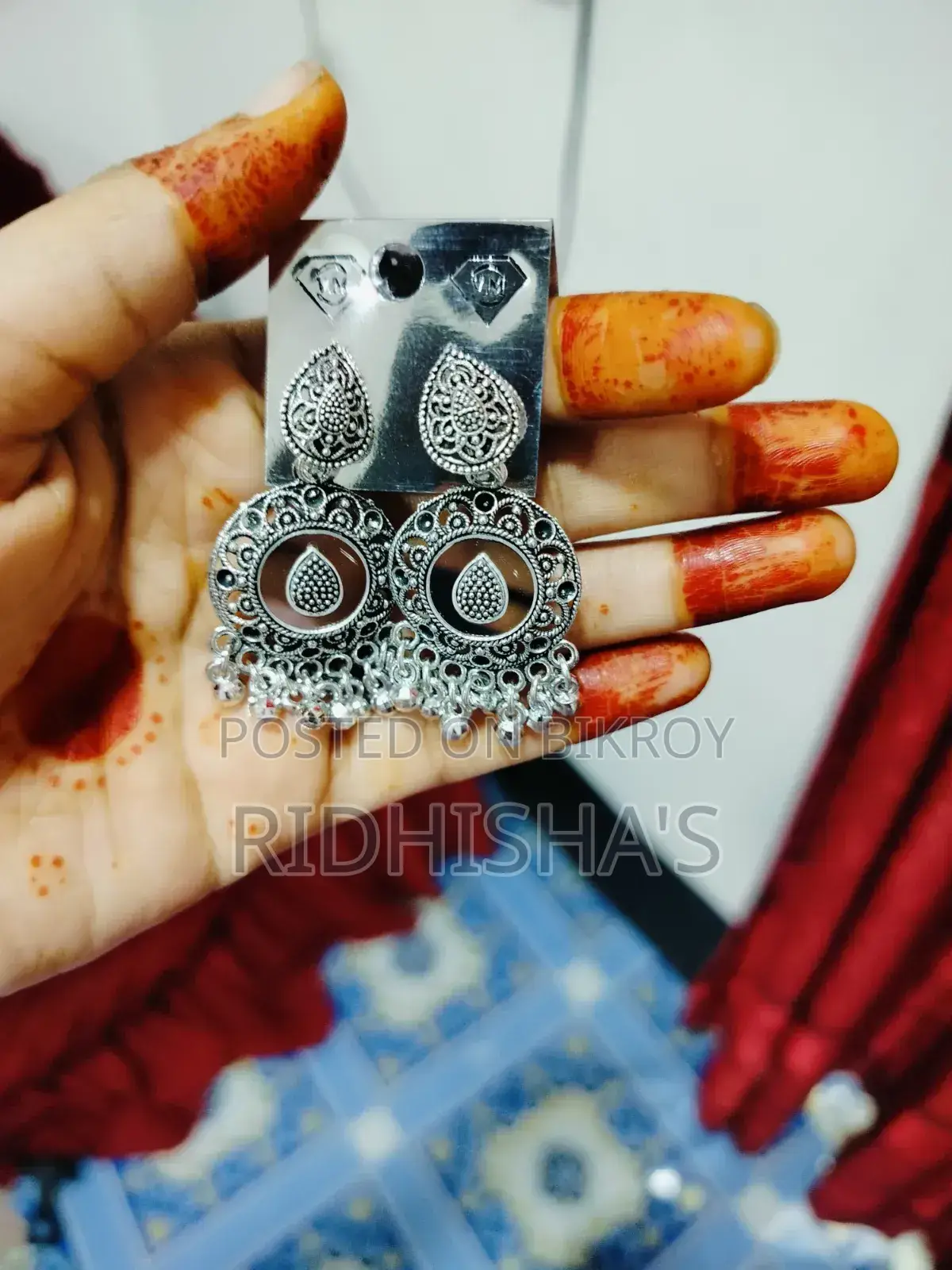 ২৭০টাকা ৫ জোড়া কানের দুল।