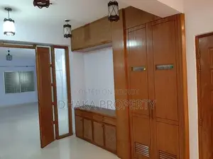 গুলশানে ২৪৫০ বর্গফুটের আন-ফার্নিশড অ্যাপার্টমেন্ট ভাড়া