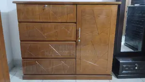 WARDROBE CANADIAN OAK VENEER. M # 3914