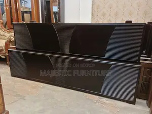 BED 6/7 FEET LACQUER. M# 3721