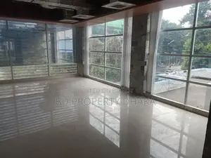 গুলশানে ৪০০০ বর্গফুটের গ্রাউন্ড ফ্লোর শপ/শোরুম ভাড়া