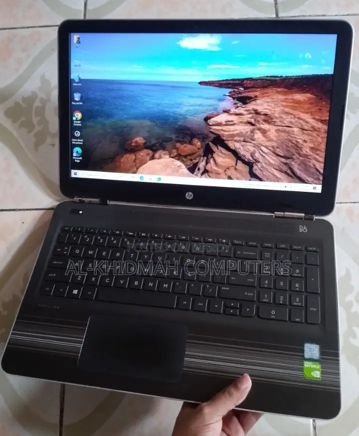 HP Core i3 7th Gen Laptop, 2GB Dedicated Graphics, কুরিয়ারেও দেয়া হয়।
