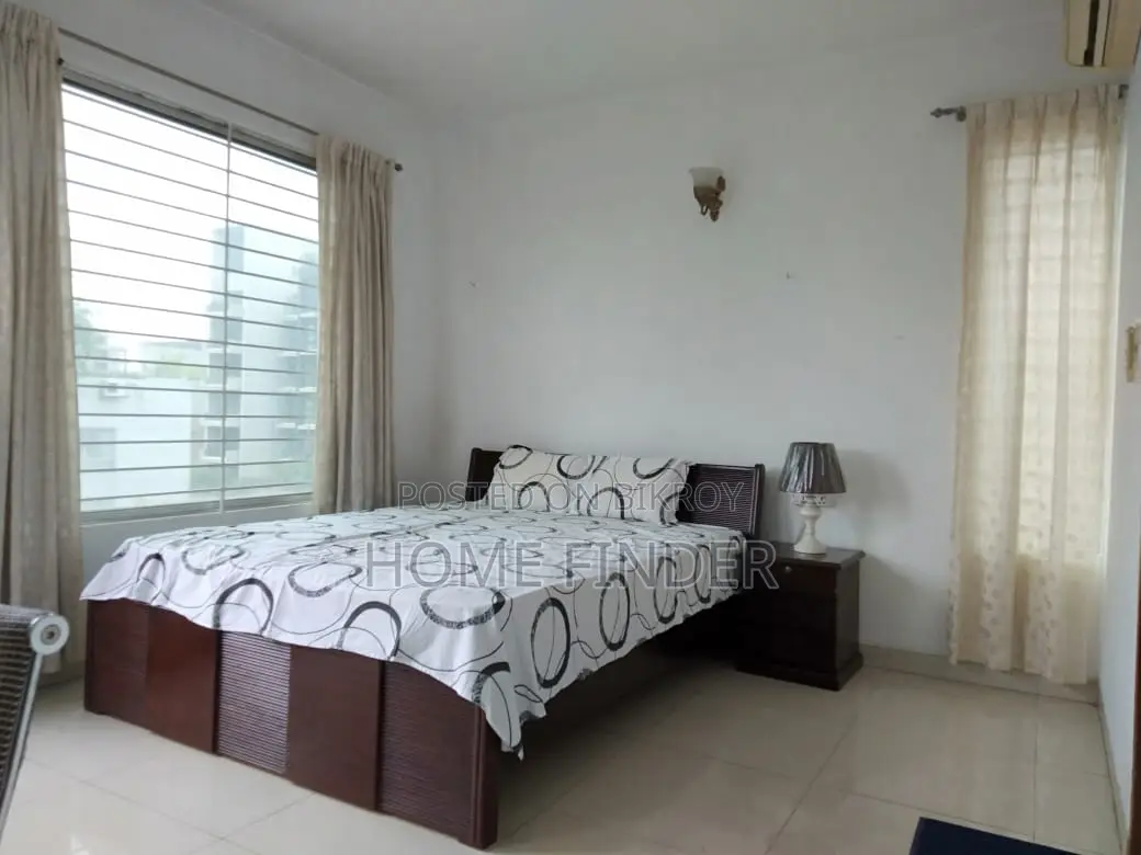 Exclusive 2500 SqFt-3Bed Fully Furnished Apt: Rent @ Gulshan 2