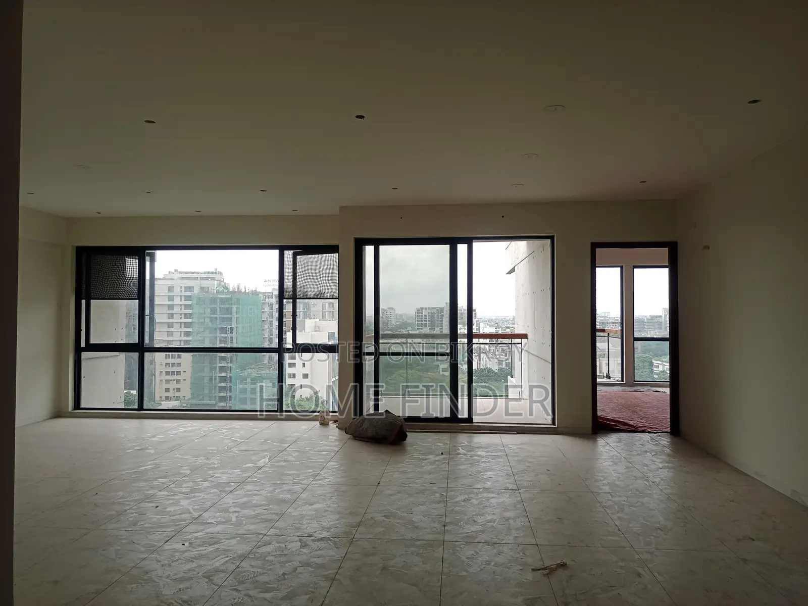 Swimming Pool Gym Facilities Luxury Park View Flat Rent GULSHAN (2)