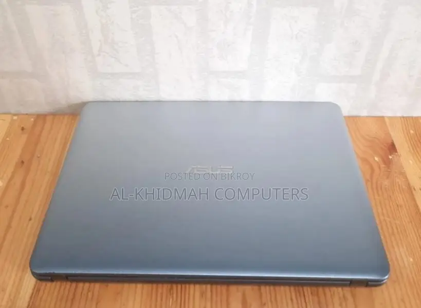 Asus Core i3 7th Gen Laptop, 1TB Hard Disk, 4GB RAM, কুরিয়ারেও দেওয়া হয়।