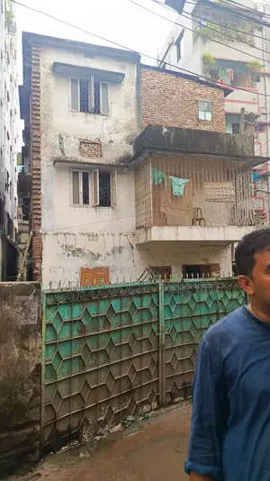 রামপুরায় লক্ষাধিক আয়ের সুযোগে পাচঁ কাঠা জমি সহ বাড়ী বিক্রি