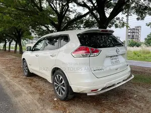 নিসান এক্স-ট্রেইল ভাড়ার জন্য