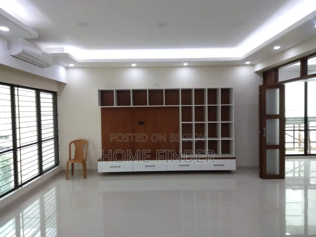 Semi Furnished 3300 Sqft Exclusive Apt: For Rent @ Gulshan