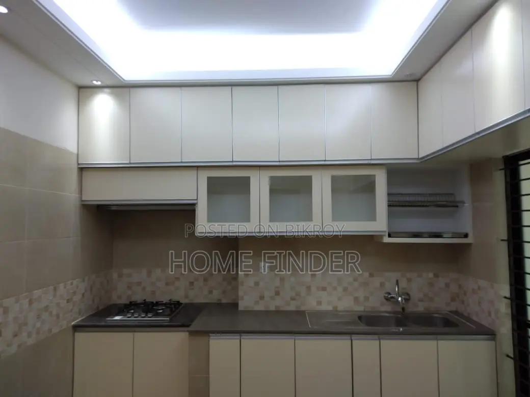 Semi Furnished 3300 Sqft Exclusive Apt: For Rent @ Gulshan