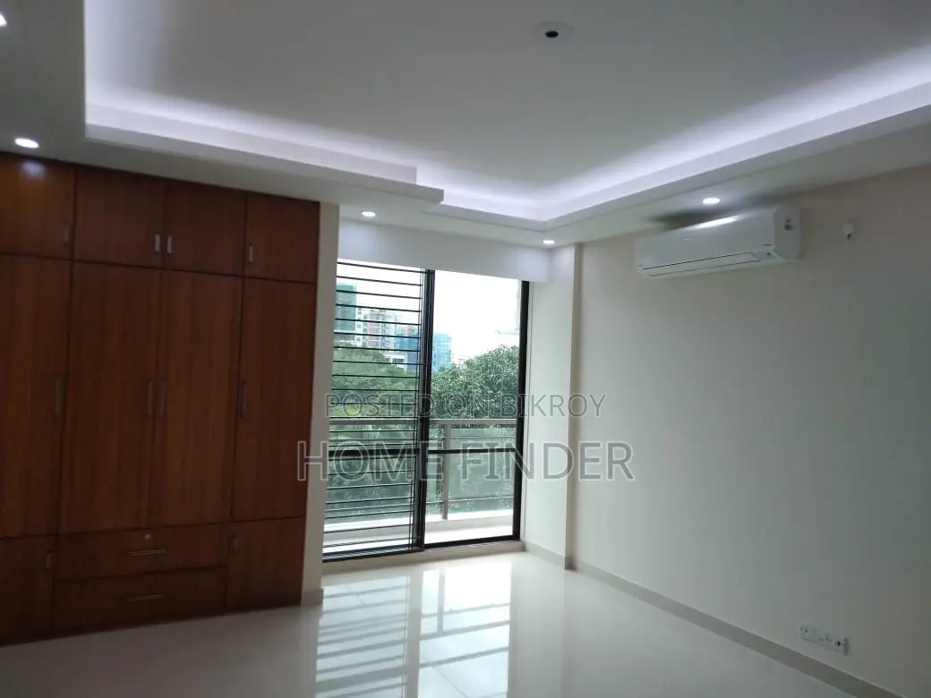 Semi Furnished 3300 Sqft Exclusive Apt: For Rent @ Gulshan