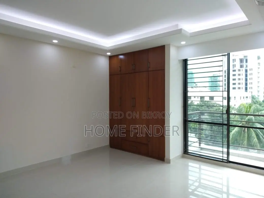Semi Furnished 3300 Sqft Exclusive Apt: For Rent @ Gulshan