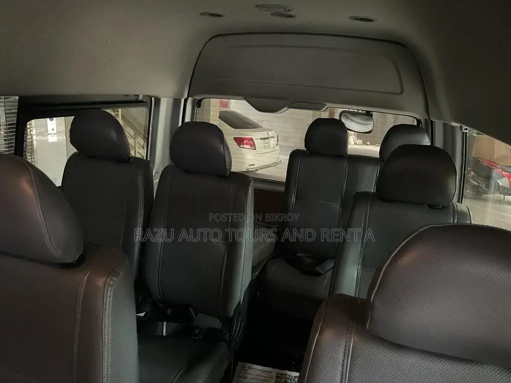 Grand Cabin Hiace for Rent