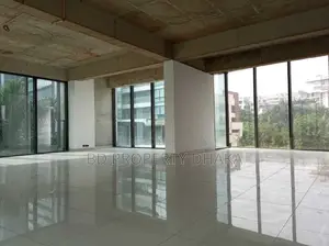 গুলশান এভিনিউতে ২৮০০ বর্গফুটের চমৎকার ওপেন কমার্শিয়াল স্পেস ভাড়া হবে