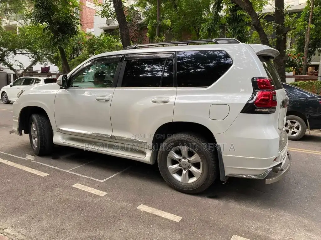 Land Cruiser Prado for Rent
