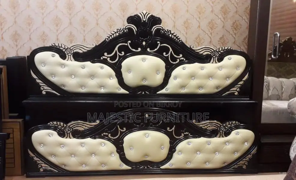 Leather Bed 6/7 Feet. M# 6488