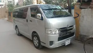 হাইয়েস ভাড়ার জন্য