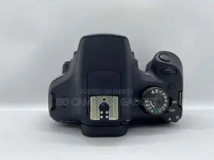 Canon 2000D 18-55 kit lens